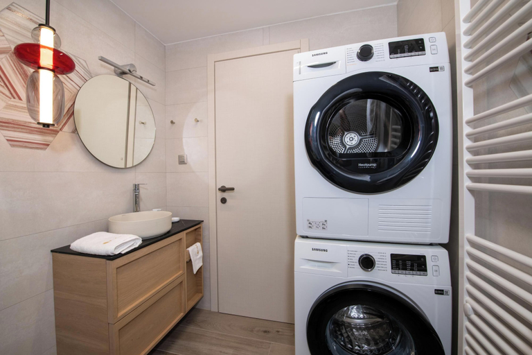 Bathroom 5, Flos Apartments, Crete