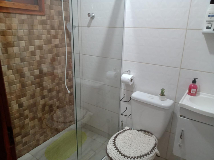 Bathroom 3, Chale monte verde com hidromassagem, Camanducaia