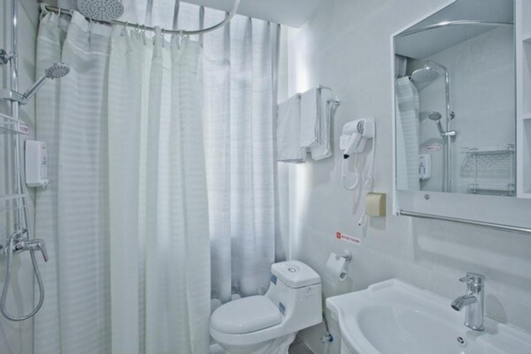 Bathroom 3, Shell Beijing Tongzhou District Universal Studios Theme Park Wansheng East Metro Station Hotel, Beijing