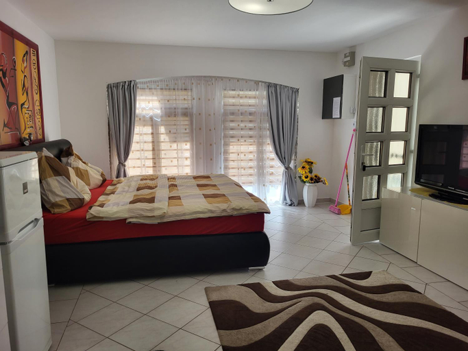 Others 5, Varlak apartmans ✷ ✷ ✷, Siófok