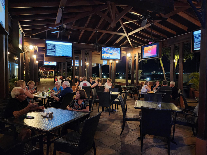 Food & Drinks 4, Simpson Bay Resort Marina and Spa