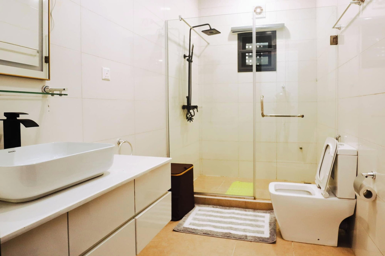Bathroom 4, Homeaway Apartment Hotel, Akure North