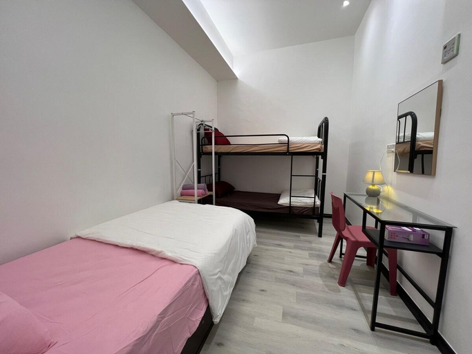 Bathroom 2, Jk>KingCentreHotel>A2>9pax>8 Beds>3BedR>2BathR, Kuching