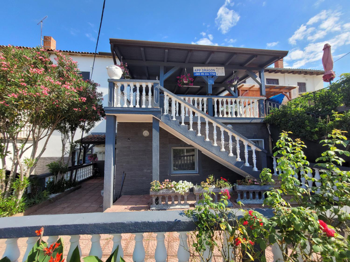 Others 5, Apartments Dragon, Umag