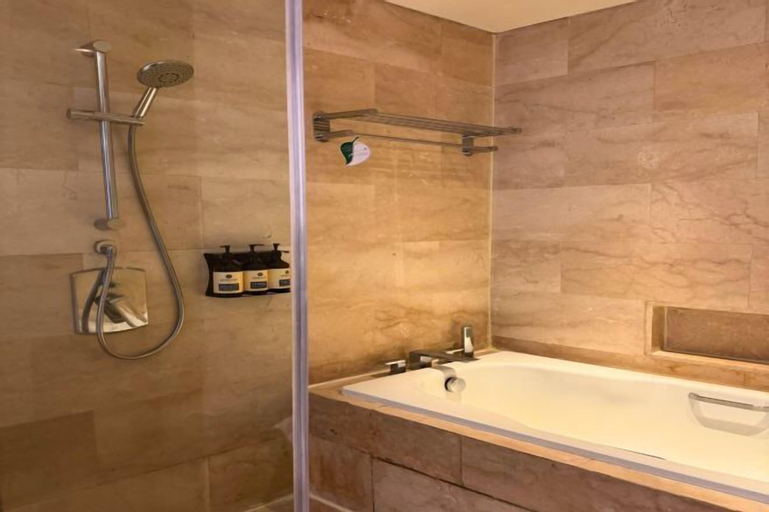 Bathroom 17