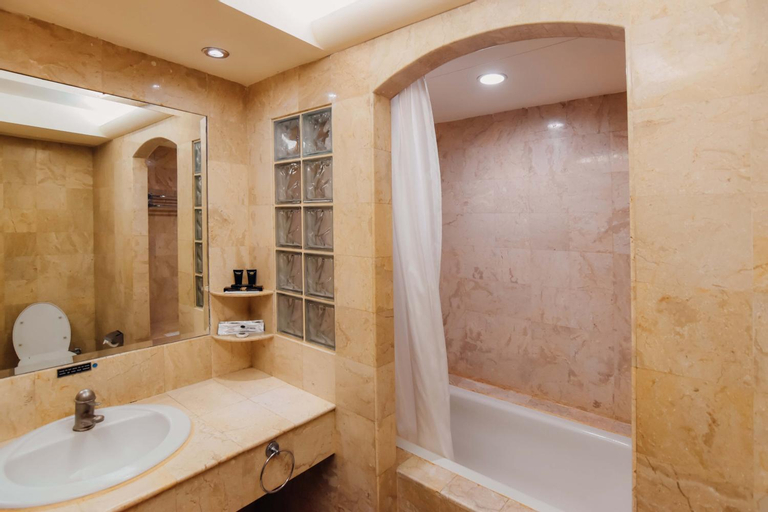 Bathroom 11