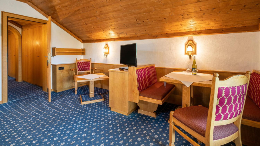Bedroom 4, Hotel Alpina, Bodenseekreis