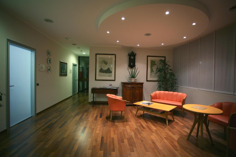 Others 5, Albergo Anelli, Lodi