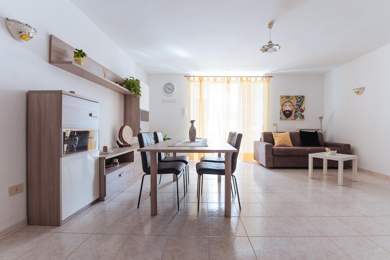 Others 5, Residenza Il Moro, Napoli