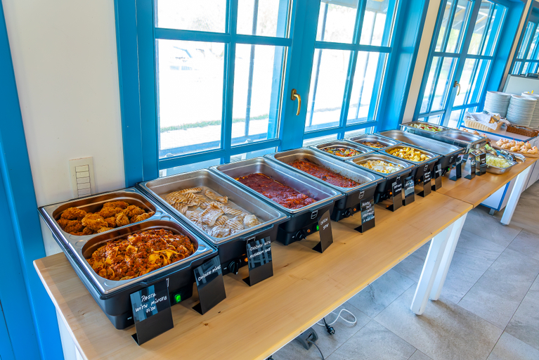 Food & Drinks 5, Cherhana Resort, Crisan