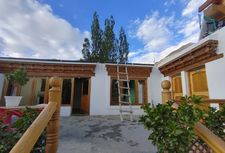 Others 4, AO Guest House, Leh