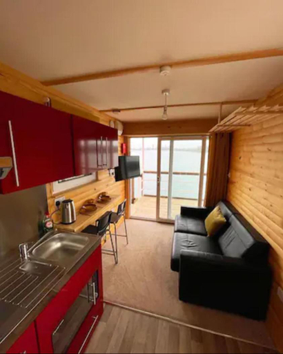 Others 4, Lake View Lodge Pod, West Sussex