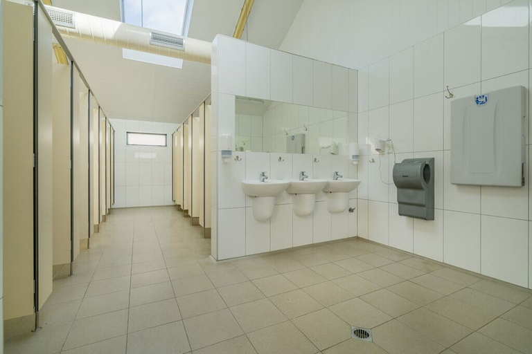 Bathroom 4, Cooks Beach Resort, Thames-Coromandel