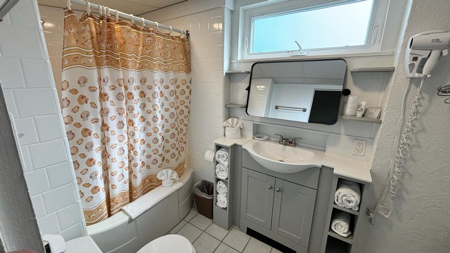 Bedroom 3, Sea Gull Motel, Cape May