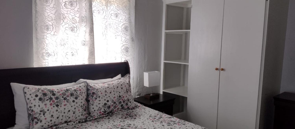 Others 2, Backstreet BNB