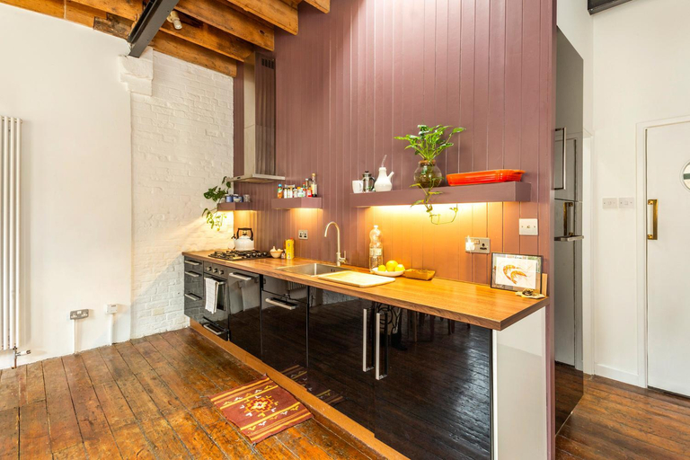 Others 4, Modern Comfort Spacious Apartment Near Kings Cross and Camden, Complementary Fast WiFi, Netflix, Tea, London