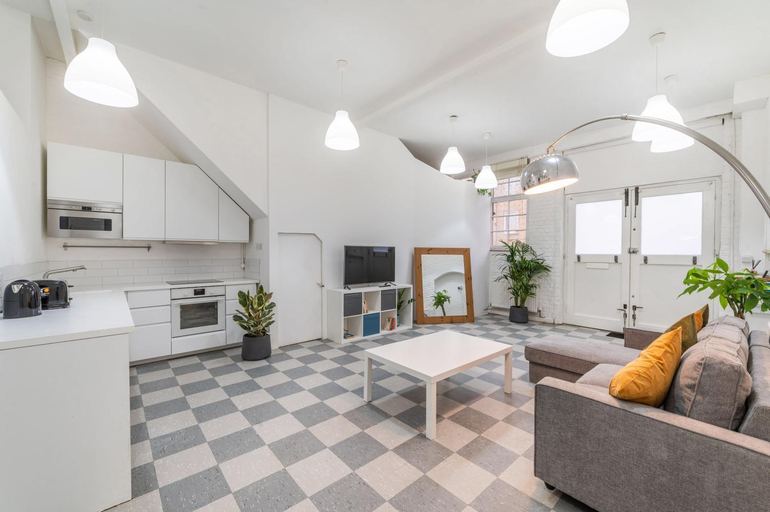 Others 2, Modern Comfort Spacious Apartment Near Kings Cross and Camden, Complementary Fast WiFi, Netflix, Tea, London