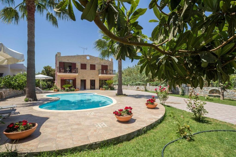 Others 4, Erodios Villas 2, Crete