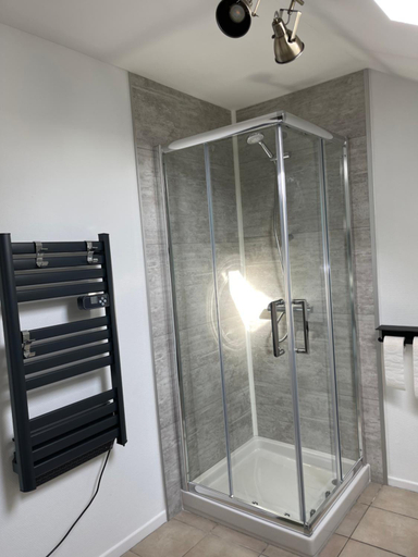Bathroom 2, Les Lodges du Castel, Haute-Marne