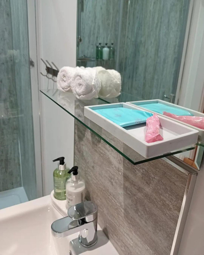 Bathroom, Flotnar Hus - Newbuild B&B, Highland
