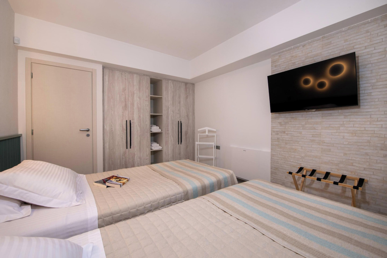Bedroom 2, Flos Apartments, Crete