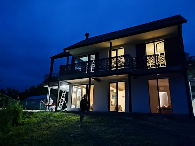 Others 3, Villa Khatosi, Oni