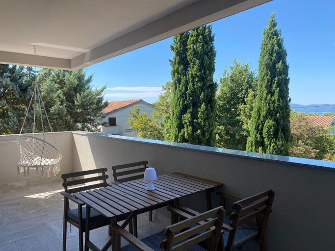 Others 2, M Plus Residence, Krk
