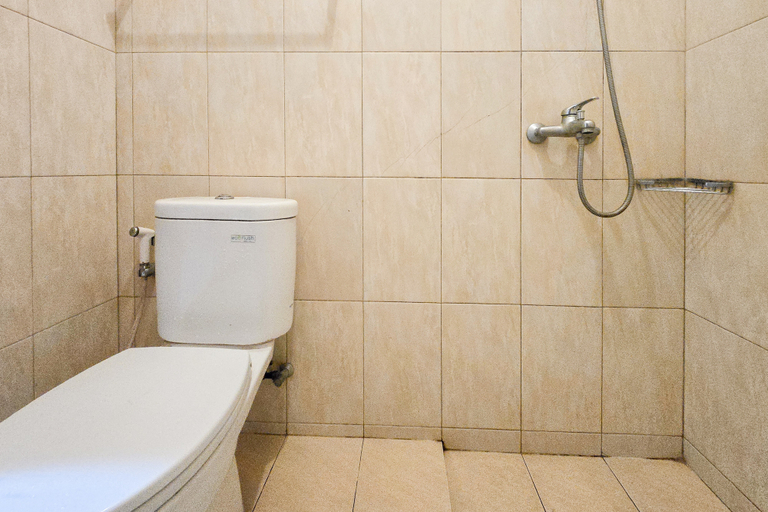 Bathroom 3, RedDoorz @ Alam Hegar Cisarua Puncak, Bogor