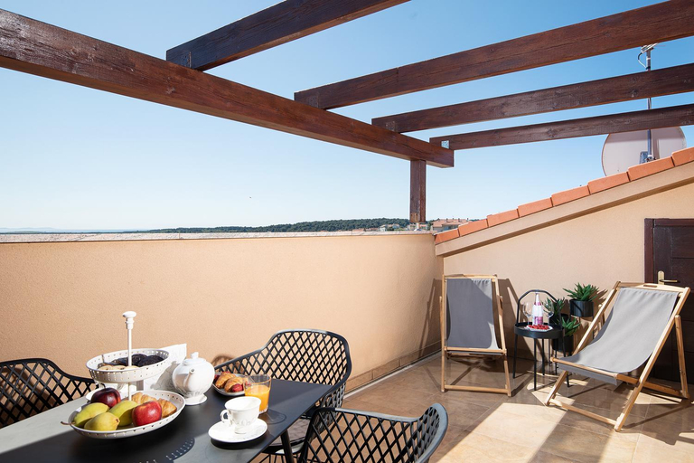 Others 5, Cesare Apartment with Swimming Pool and Sea View, Ližnjan