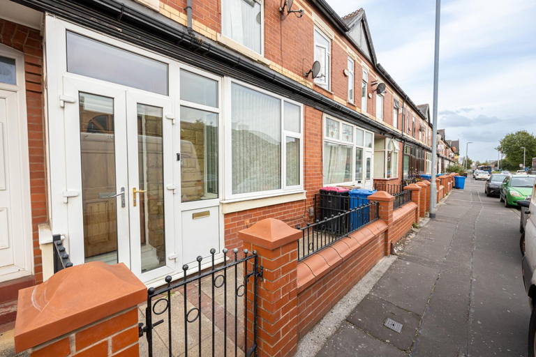 Others 3, M6 Guest House, Manchester