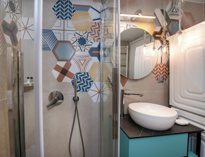 Bathroom 5, Flos Apartments, Crete
