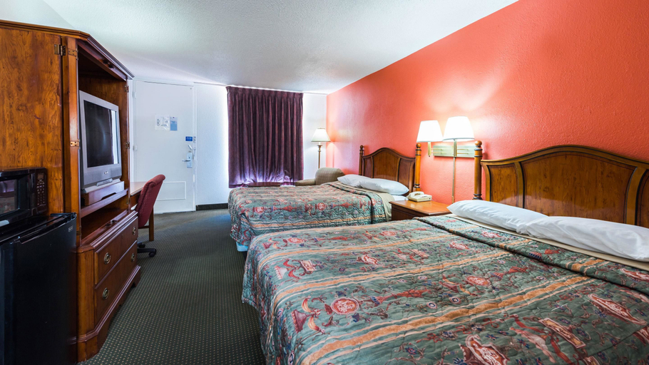 Bedroom 5, USA Inn, Blount