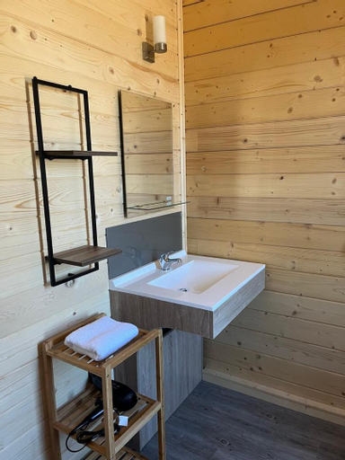 Bathroom 6