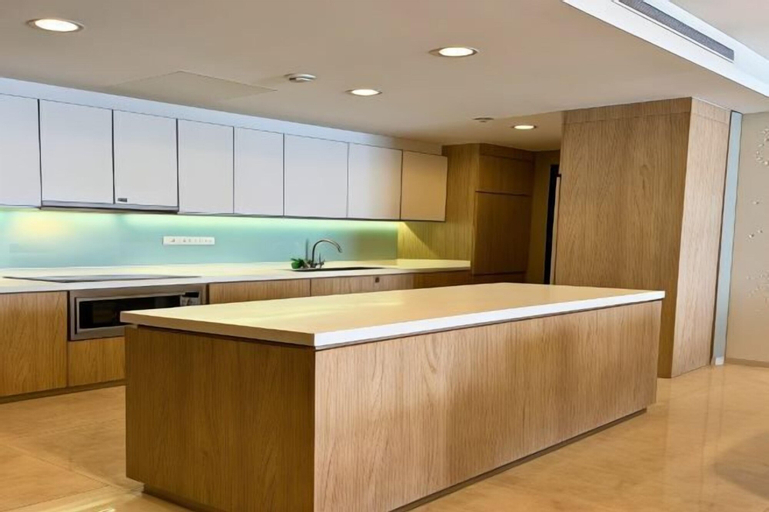 Dining Room 16