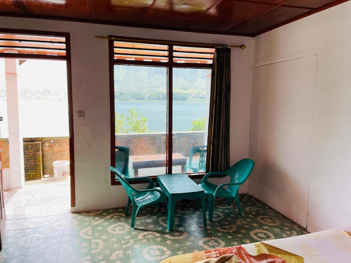 Others 3, Elsina guest house, Samosir