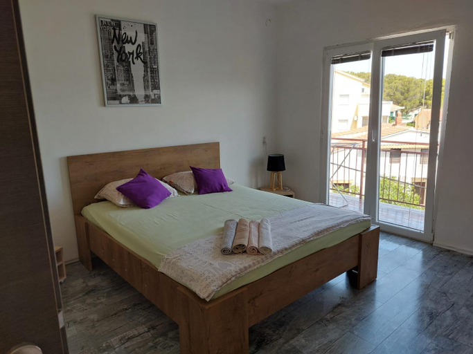 5, Apartmani Radic Rg, Rogoznica