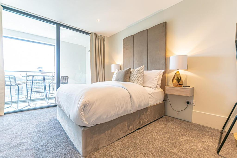 Bedroom 3, NOVU Apartments Liverpool Waterfront, Sefton