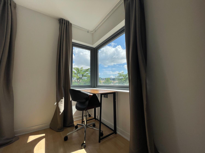 Others 4, Quiet Luxe Home with GYM and Free Parking, London