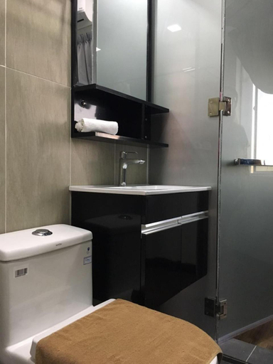 Bathroom 2, Swing & Pillows - Kota Kemuning Selangor, Shah Alam