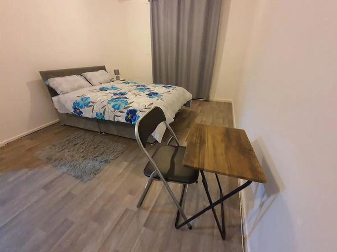 Bed, Spacious Double Bedroom WA Greater Manchester, Rochdale