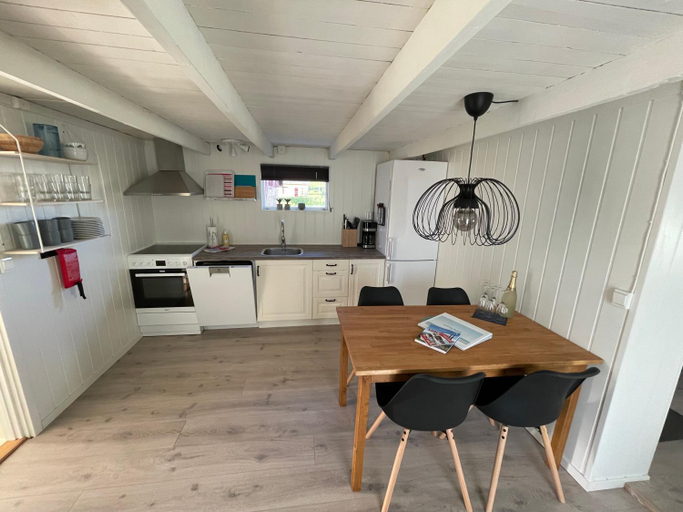 Others 5, Lofoten_Beach_Eggum_Cabin, Vestvågøy