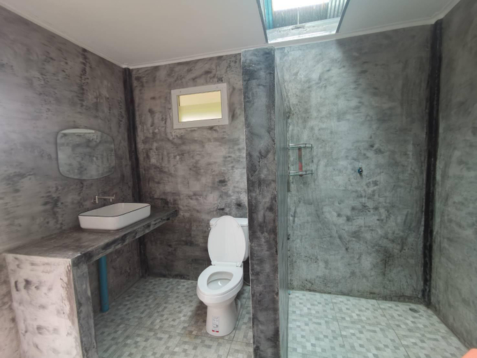 Bathroom 3, PANAKLUEA Cottage & Crafts - Phanakluea, Bo Klue