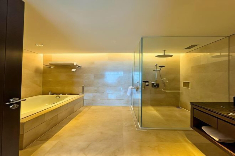 Bathroom 21