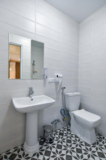 Bathroom 2, Euro Hotel Kutaisi, Tskaltubo