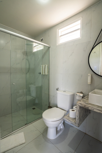 Bathroom 14