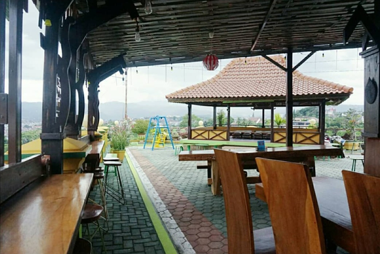 Food & Drinks 2, Bukit Mega Raya, Bandar Lampung