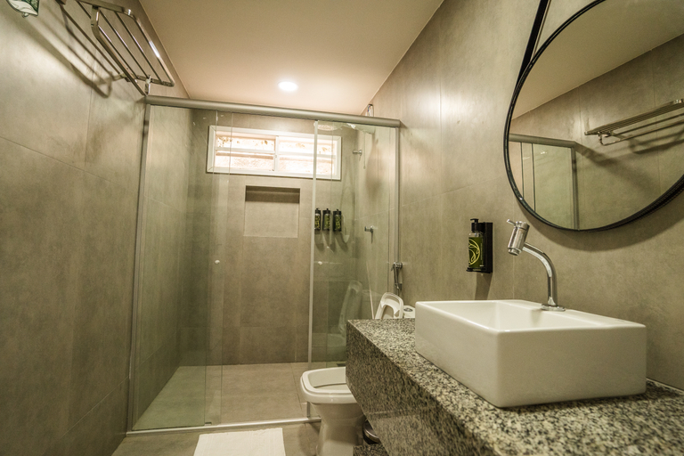 Bathroom 9