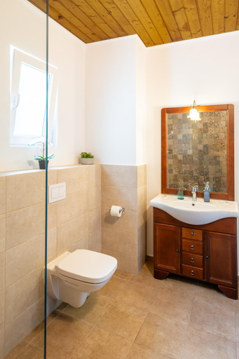 Bathroom 3, Dinvis Apartments, Brasov