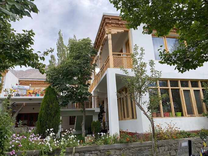 Others 5, AO Guest House, Leh