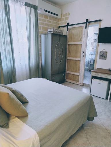 Bedroom 3, Grotta dei Puntali b&b, Palermo